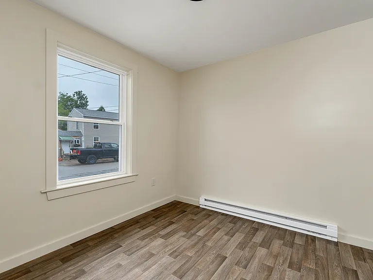 425 Main St #6 — Photo 6