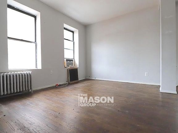 3rd image of 362 W 36th St APT 4