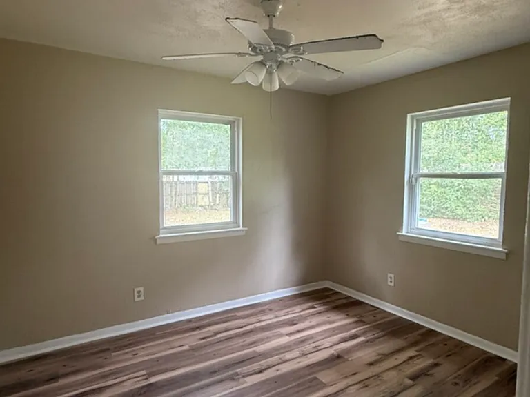 5103 Wildewood Ave — Photo 8