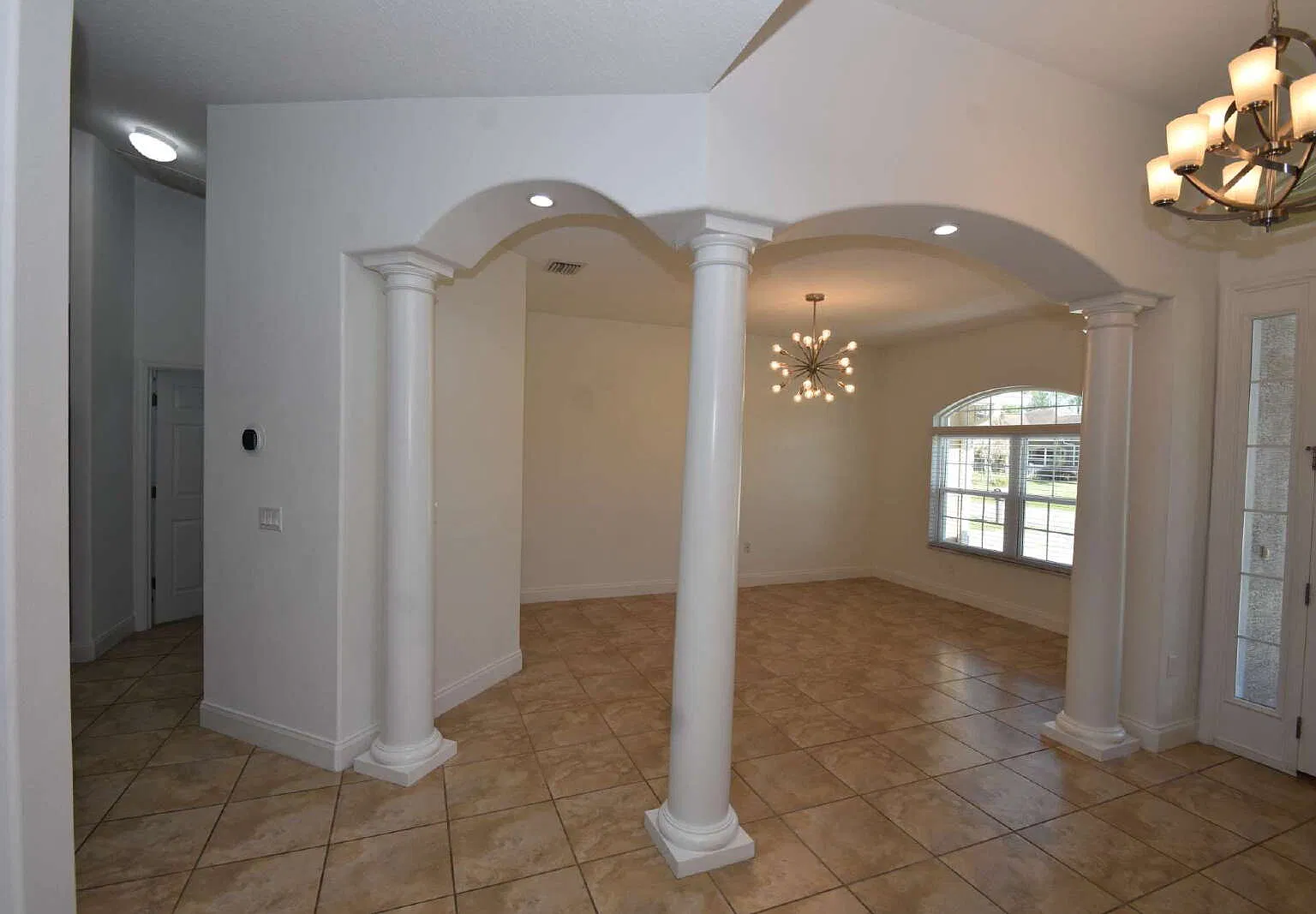 4 bed, 3.0 bath, 2552 sqft, $2,800 — Photo 4