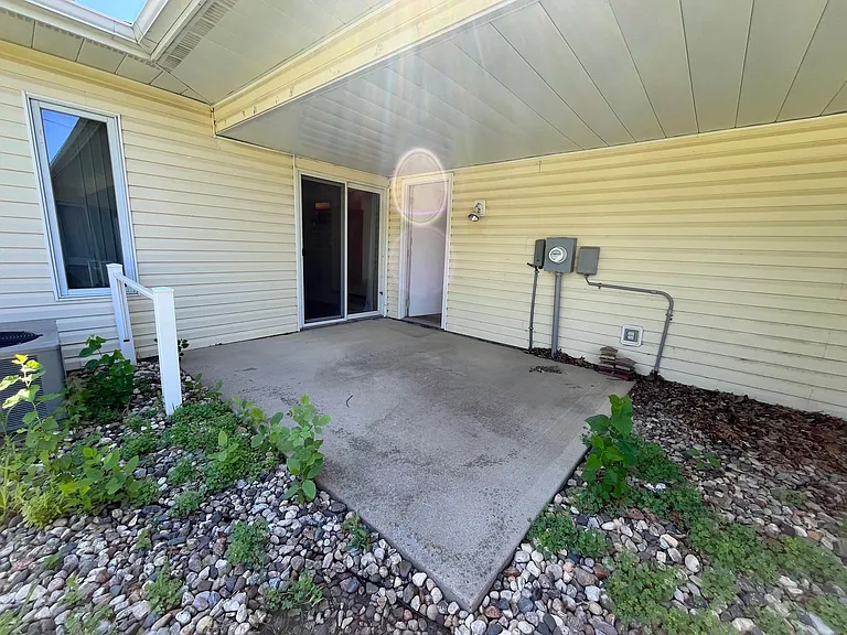 301 N Cherry St — Photo 23