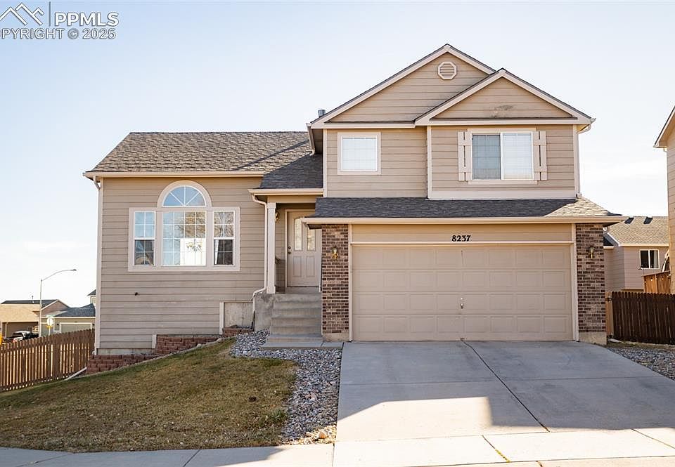 1st image of 8237 Parkglen Dr
