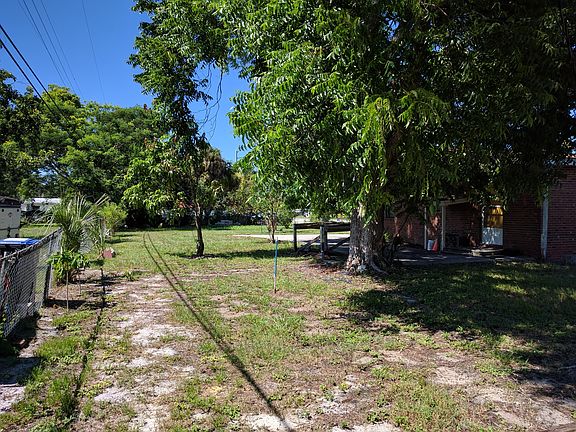 3rd image of 1588 S De Leon Ave