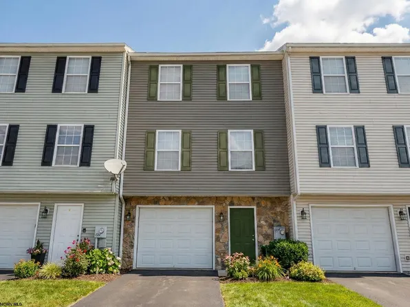 132 Eagle Dr, Maidsville, WV 26541