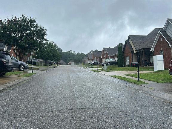 4th image of 126 Charlton Ln