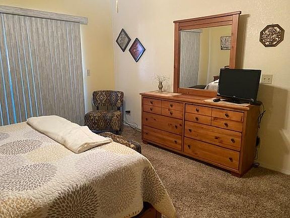 4th image of 2022 Merrill Ln Unit 5B