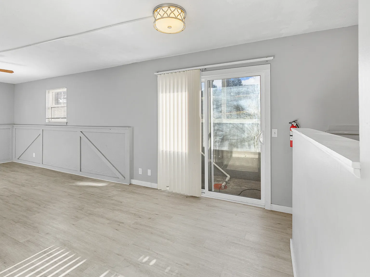 715 ManApart — Photo 3