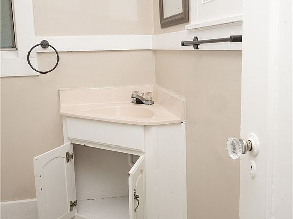 4th image of 1357-1359 Culver Rd