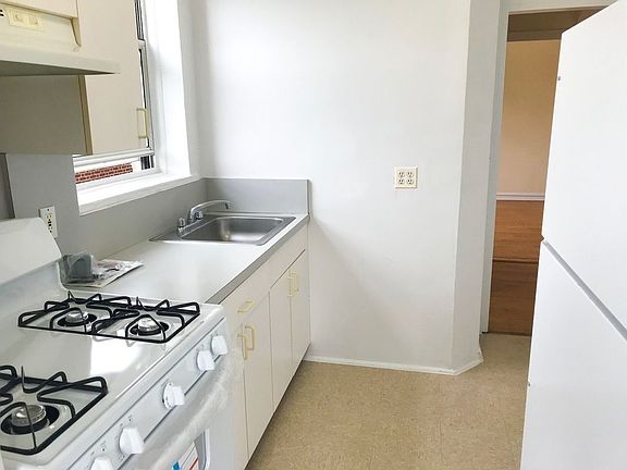 3rd image of 7011 108th St APT 2B