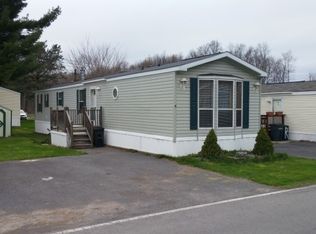 5 Cedar Ln, Weedsport, NY 13166