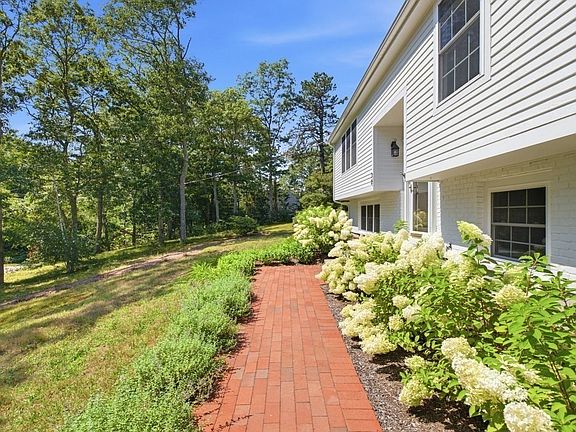 4th image of 30 Pawtuxet Rd