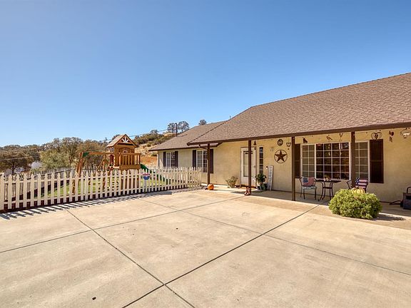 2nd image of 2997 Dennis Ct
