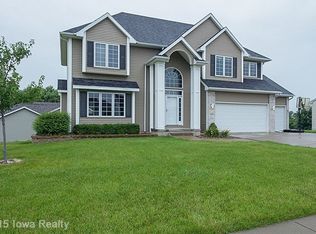 15102 Beechwood Ave, Clive, IA 50325