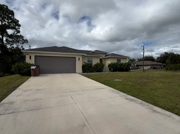807 Yvonne Ave N, Lehigh Acres, FL 33971