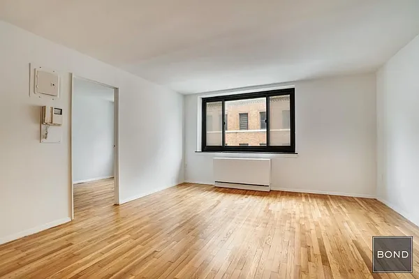 Rented by Bond New York | media 4