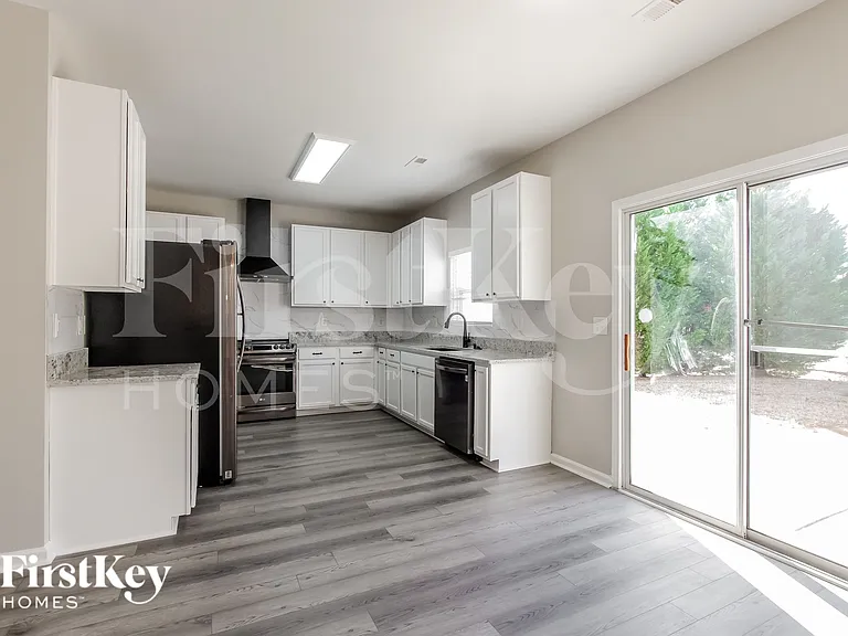 7421 Lamplighter Close Dr — Photo 6