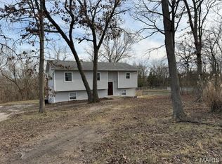 122 Scrivner Rd, Eldon, MO 65026