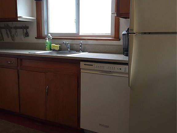 4th image of 57 Leonard St