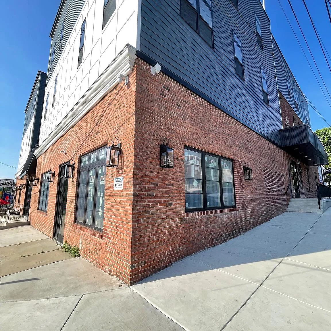 1 bed, 900 sqft, $1,599 — Photo 1
