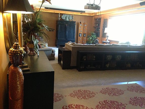 Projector/Entertainment Room