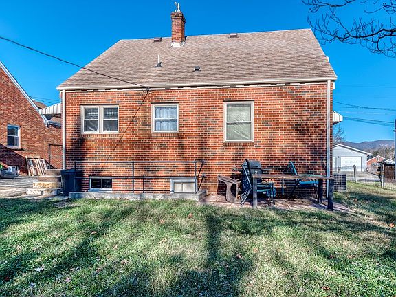 4th image of 330 W Coyner Ave