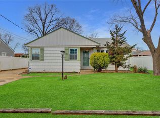 2426 Cedar St, Seaford, NY 11783