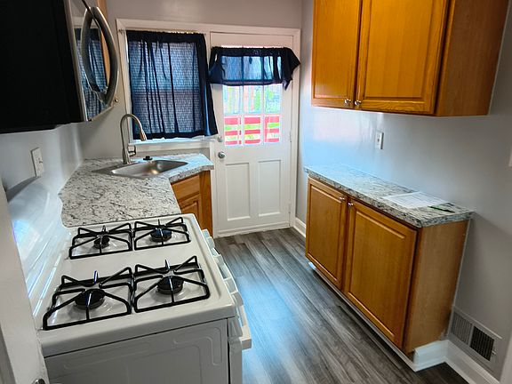 4th image of 355 Grovethorn Rd