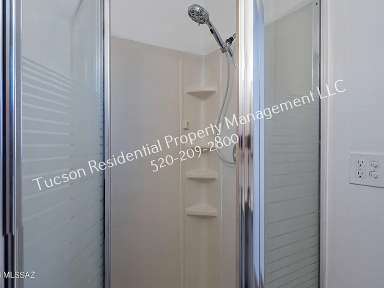 826 E Water St — Photo 28