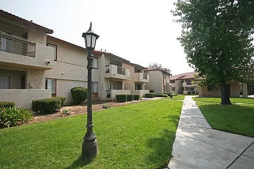 Monarch Terrace — Photo 8