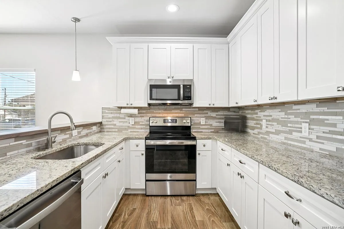 3 bed, 2.0 bath, 1493 sqft, $1,925 — Photo 4