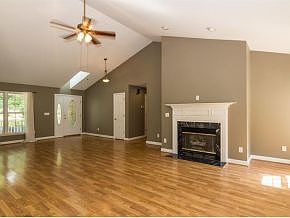 2nd image of 1317 Buchanan Dr