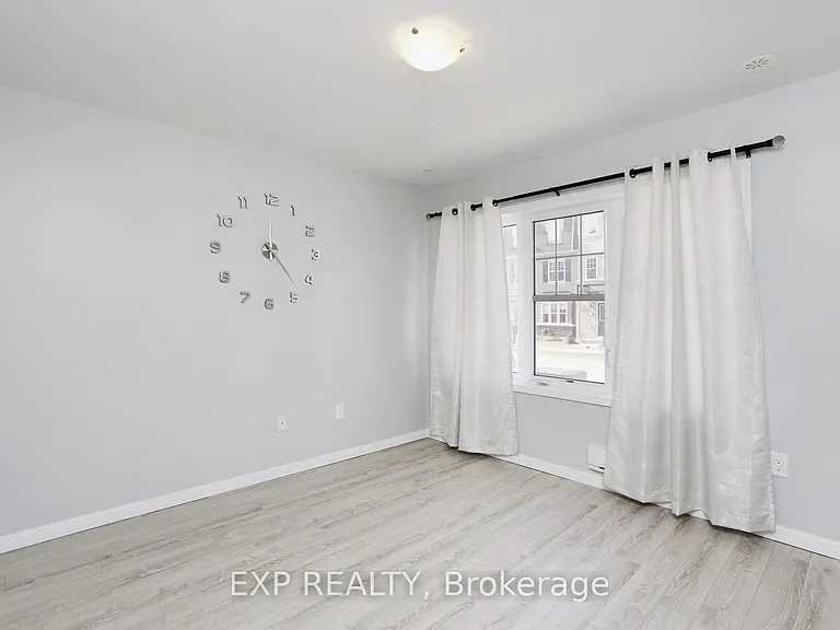 11 Crossbill Rd — Photo 6