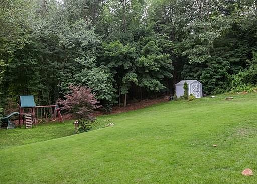 5th image of 12 Bonnieview Dr