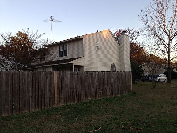 4th image of 2392 Ian Dr