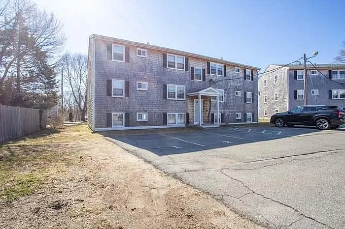 20 Beacon Ave #3 — Photo 8