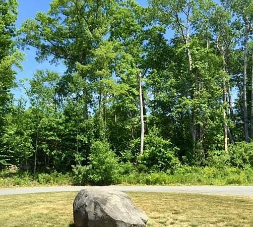1st image of 8 Deer Haven Dr