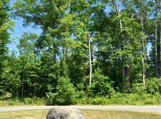 8 Deer Haven Dr, Haydenville, MA 01039