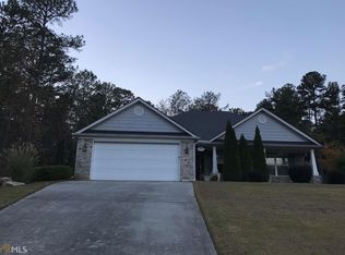 697 Bear Trl, Fairburn, GA 30213