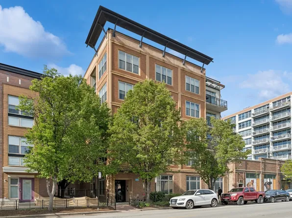 1228 W Monroe St Unit 301, Chicago, IL 60607