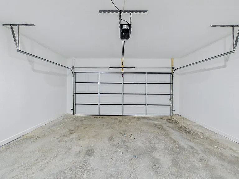 306 Redbud Ct — Photo 4
