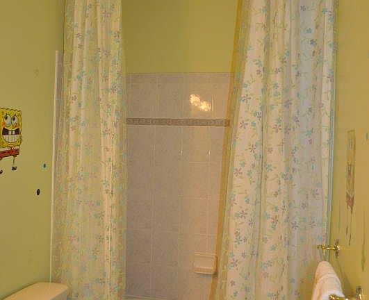 4th image of 627 Kingfisher Ave #627