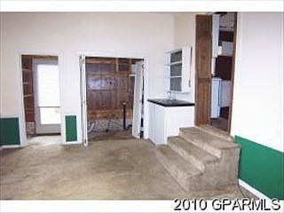 4th image of 599 Circle Dr