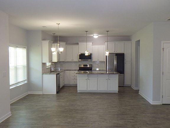 5th image of 174 Kenbridge Ln