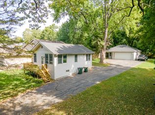 35797 N Helendale Rd, Ingleside, IL 60041