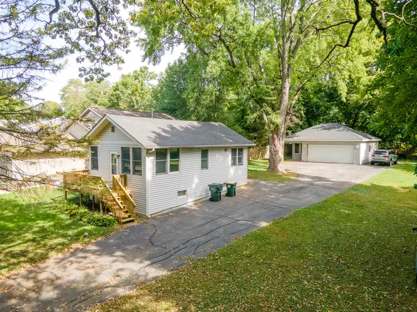 35797 N Helendale Rd, Ingleside, IL 60041