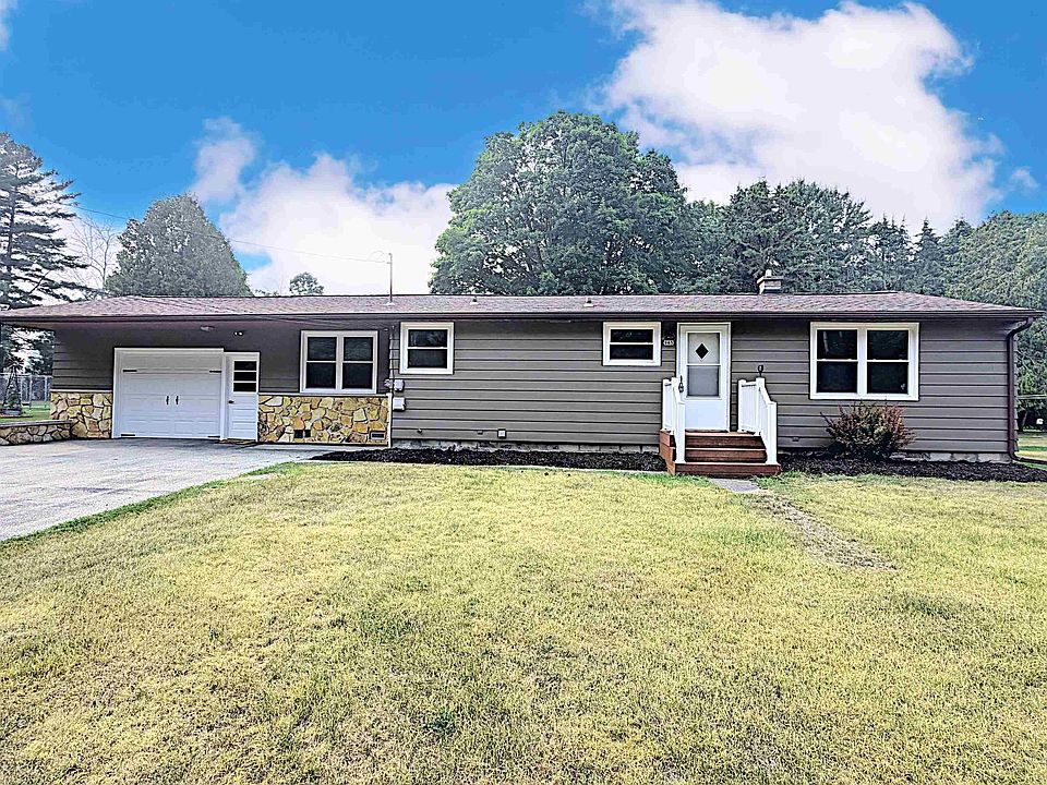 1st image of 945 Steiner Dr