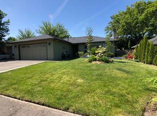 1863 Canyon Ave, Medford, OR 97504