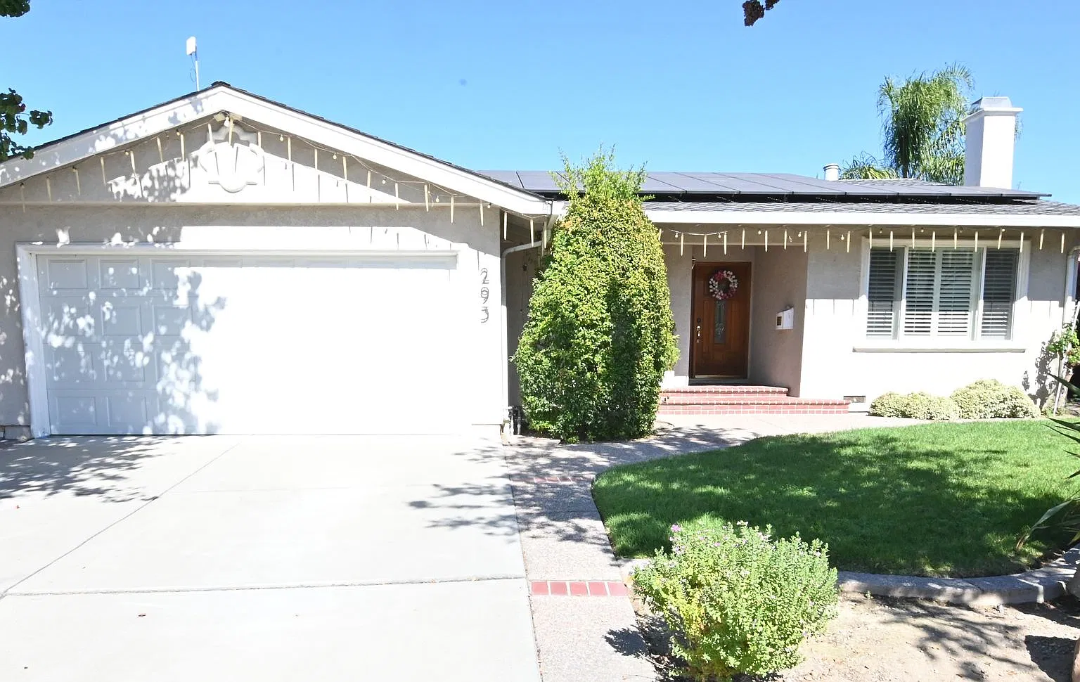 Perfect location- 3 bed 2 bath home with a pool. 293 Ely Ct San Jose, CA 95123 — Photo 1