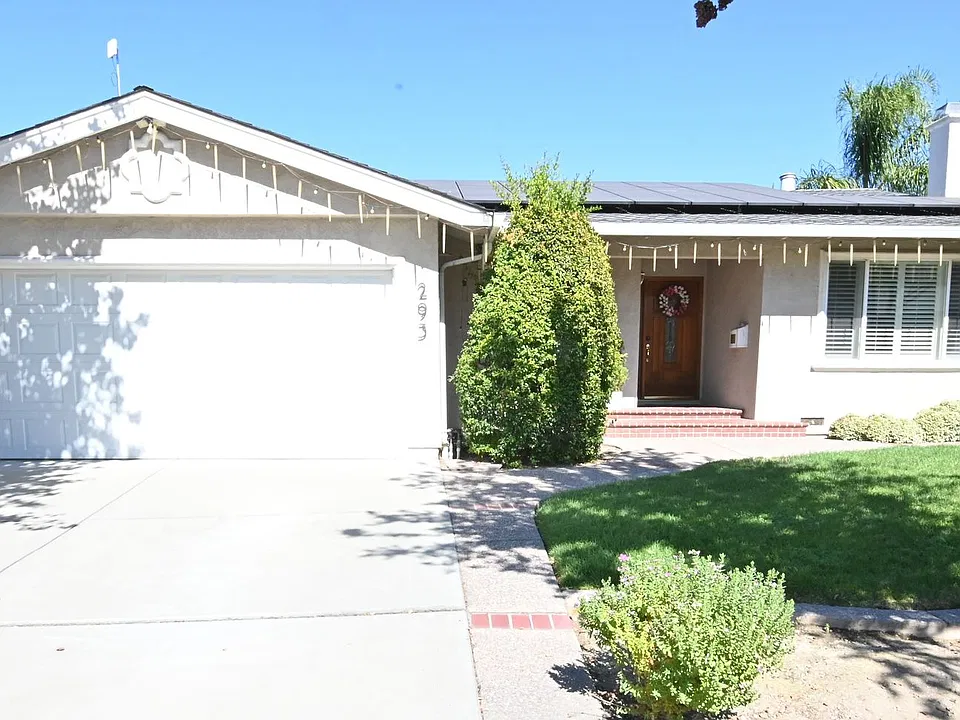 293 Ely Ct