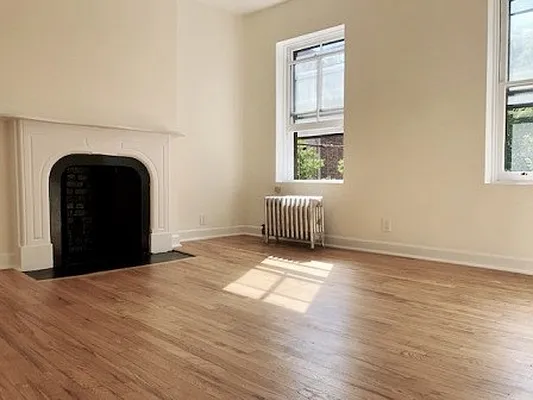 Rented by City Connections Realty | media 8